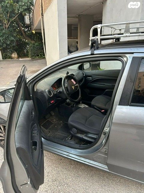 מיצובישי אטראז'