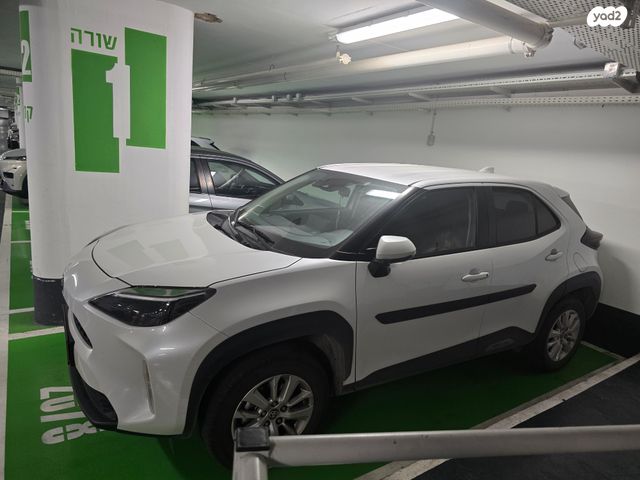 טויוטה יאריס קרוס