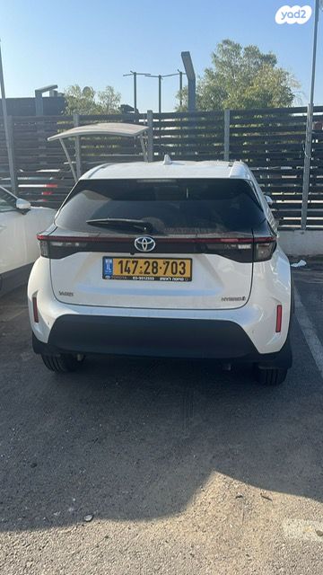 מודעת רכב טויוטה יאריס קרוס
