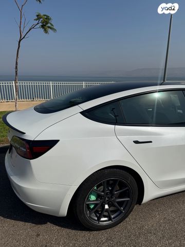 מודעת רכב טסלה מודל 3