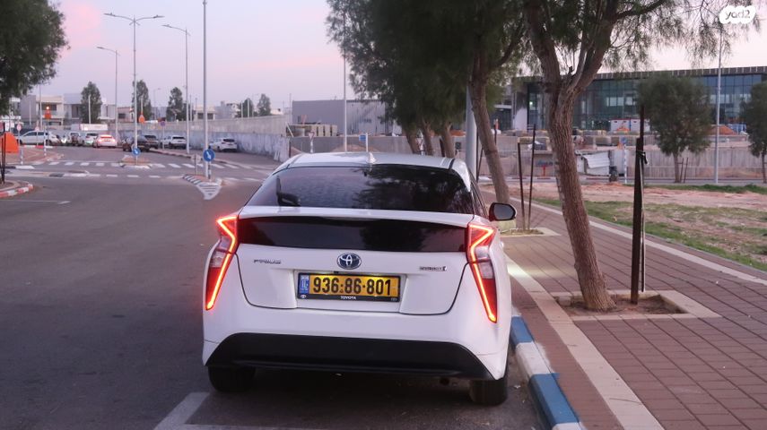 טויוטה פריוס