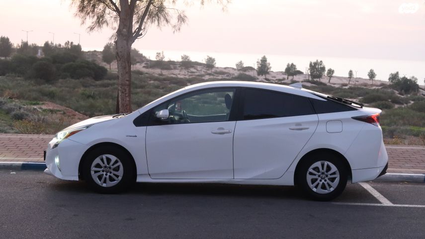 טויוטה פריוס