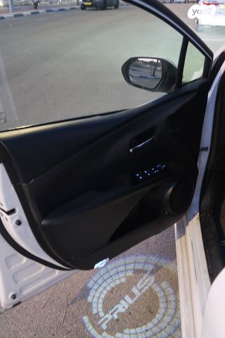 טויוטה פריוס