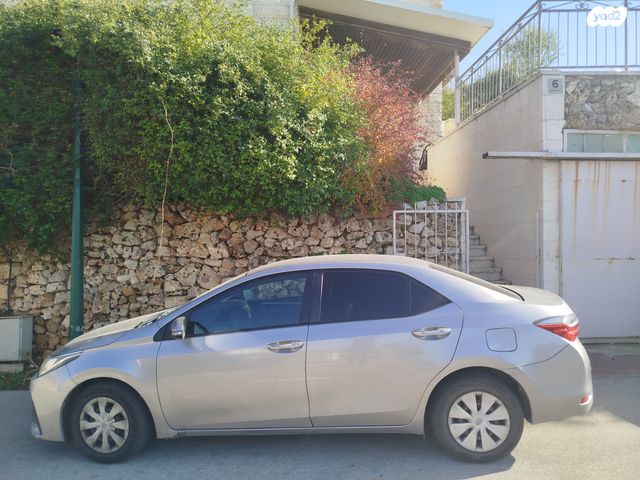 מודעת רכב טויוטה קורולה