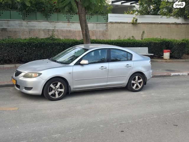 מודעת רכב מאזדה 3