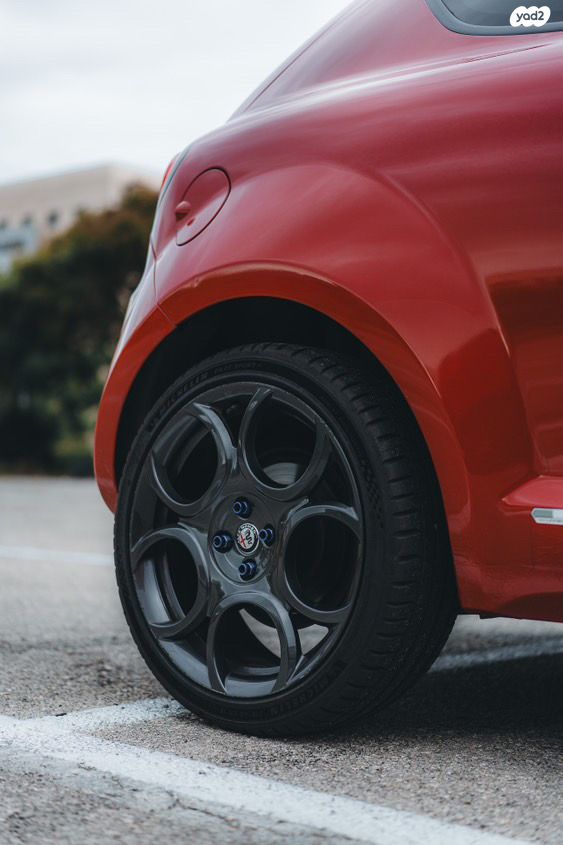 אלפא רומיאו מיטו