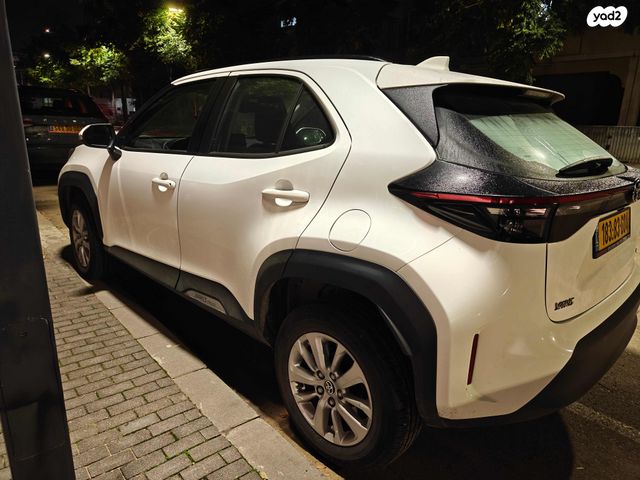 מודעת רכב טויוטה יאריס קרוס