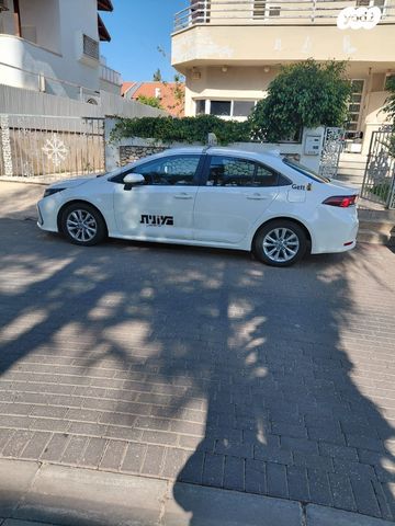 מודעת רכב טויוטה קורולה