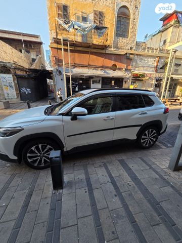 מודעת רכב טויוטה קורולה קרוס