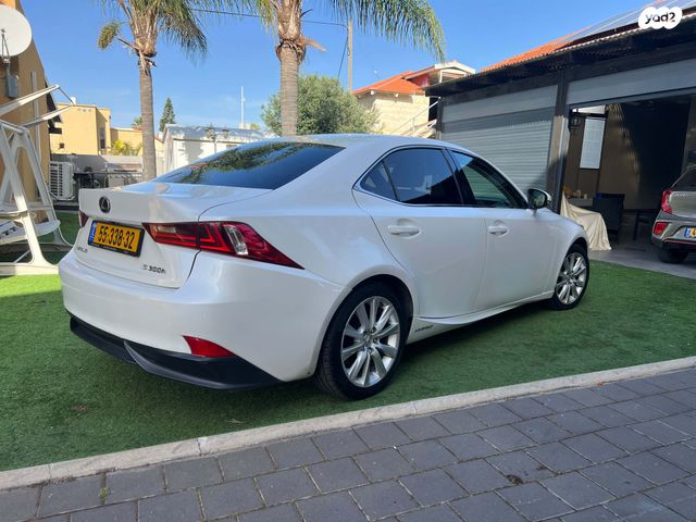 מודעת רכב לקסוס IS