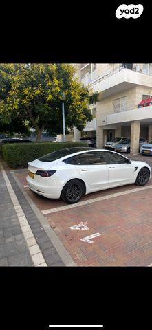 מודעת רכב טסלה מודל 3