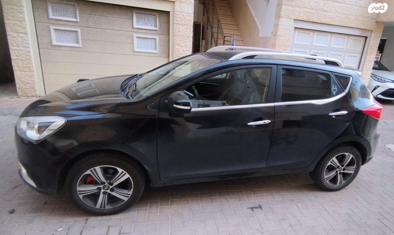 מודעת רכב ג׳יי.איי.סי E-S2