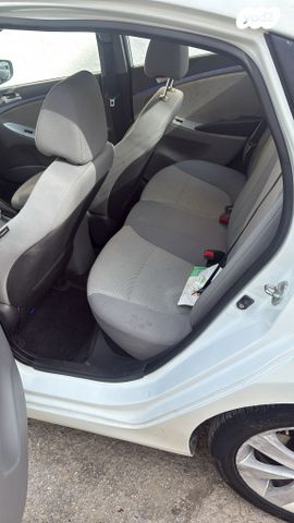 יונדאי אקסנט i25