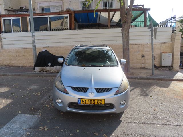 מודעת רכב מיצובישי גרנדיס