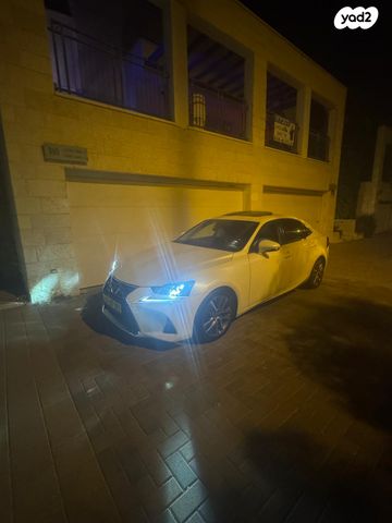 מודעת רכב לקסוס IS