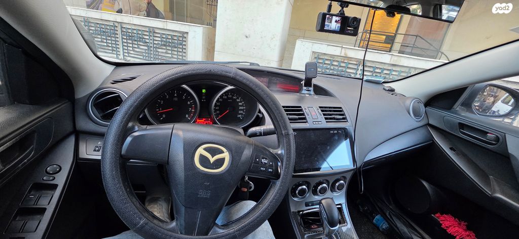 מודעת רכב מאזדה 3