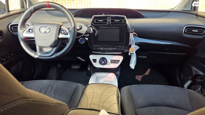 טויוטה פריוס