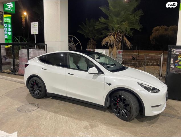 מודעת רכב טסלה מודל Y