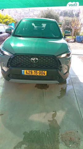 מודעת רכב טויוטה קורולה קרוס