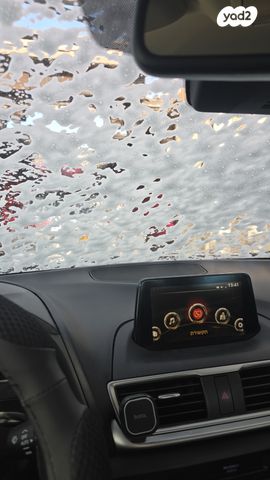 מודעת רכב מאזדה 3