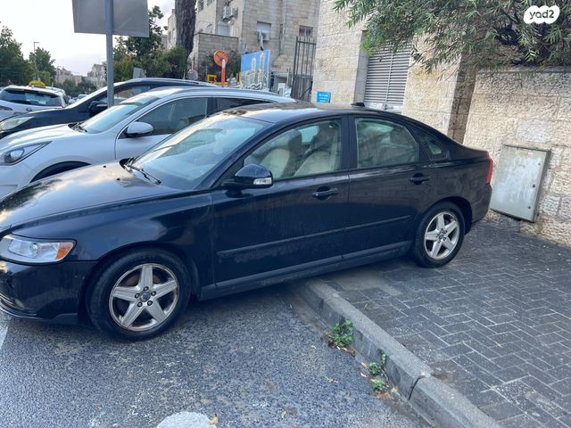 וולוו S40