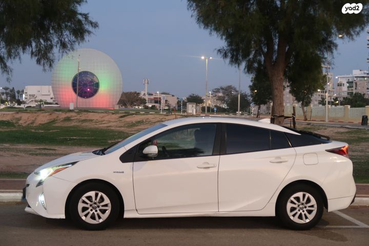 טויוטה פריוס