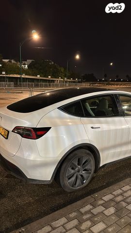 מודעת רכב טסלה מודל Y