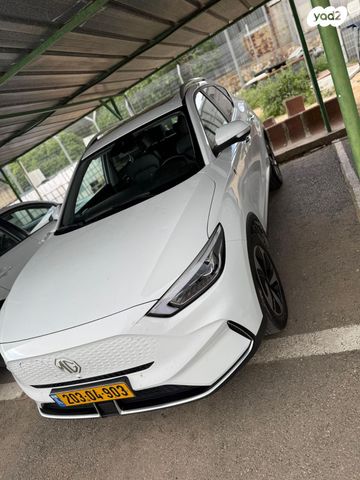 מודעת רכב אם ג'י ZS