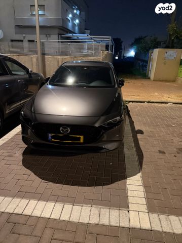 מודעת רכב מאזדה 3