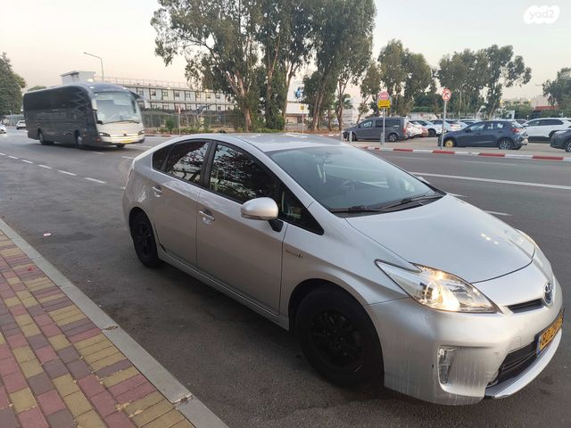 מודעת רכב טויוטה פריוס