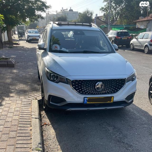 מודעת רכב אם ג'י ZS