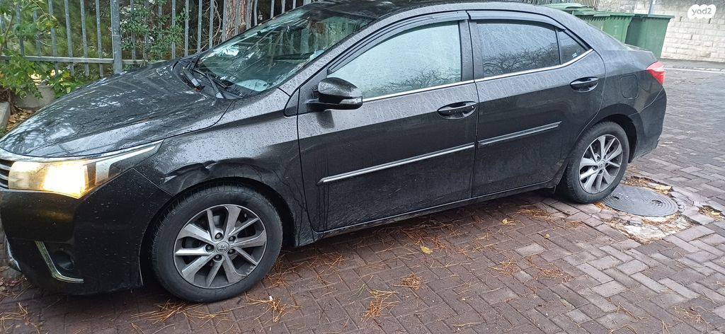 טויוטה קורולה