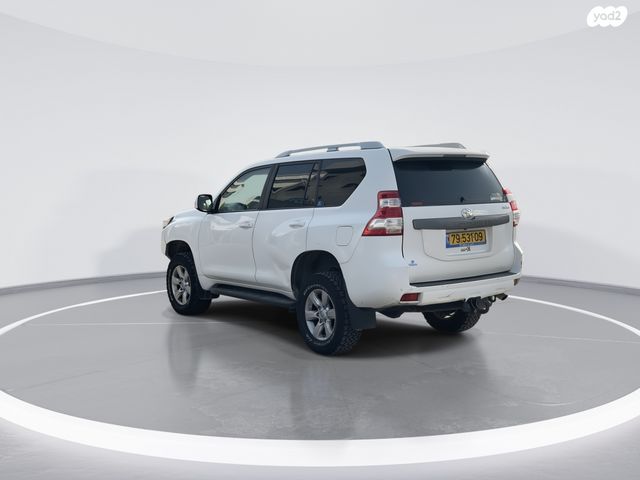 טויוטה לנד קרוזר