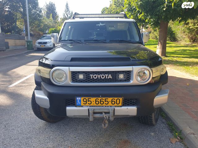 מודעת רכב טויוטה FJ קרוזר