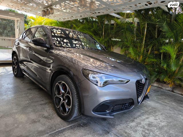 אלפא רומיאו סטלביו