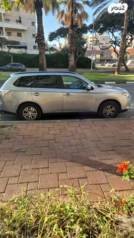 מיצובישי אאוטלנדר