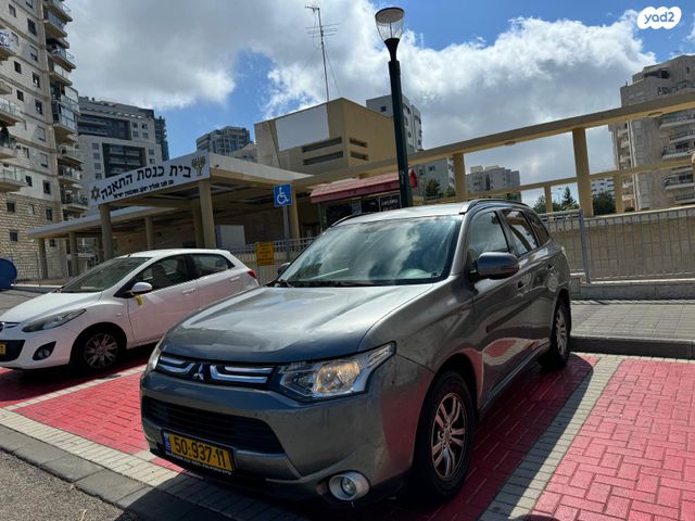 מיצובישי אאוטלנדר