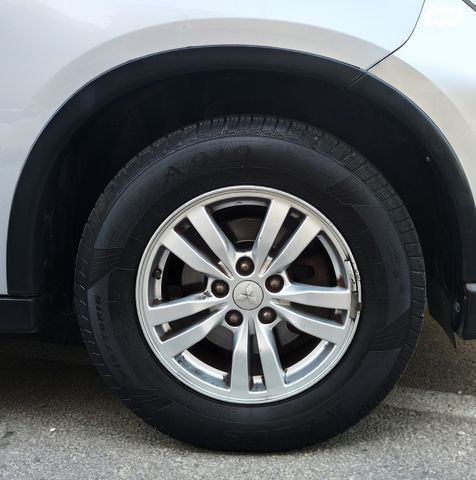 מיצובישי אאוטלנדר