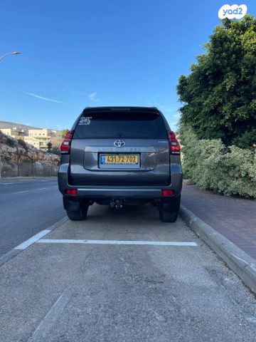 טויוטה לנד קרוזר