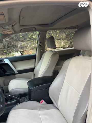 טויוטה לנד קרוזר