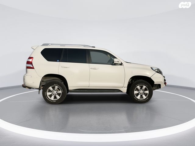 טויוטה לנד קרוזר