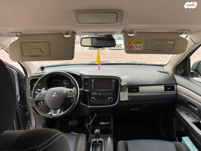 מיצובישי אאוטלנדר