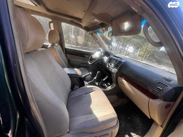 טויוטה לנד קרוזר