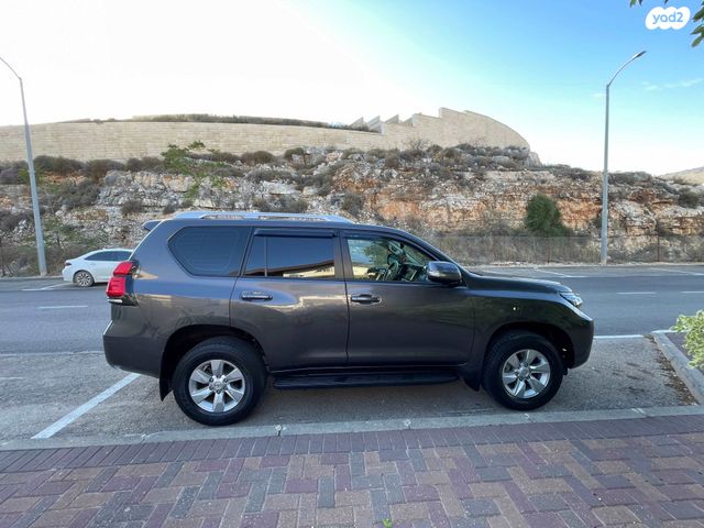 מודעת רכב טויוטה לנד קרוזר