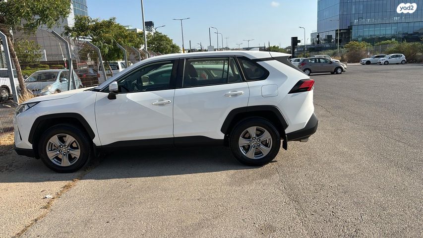 מודעת רכב טויוטה RAV4