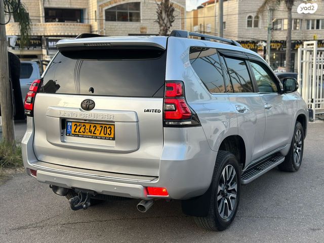 טויוטה לנד קרוזר