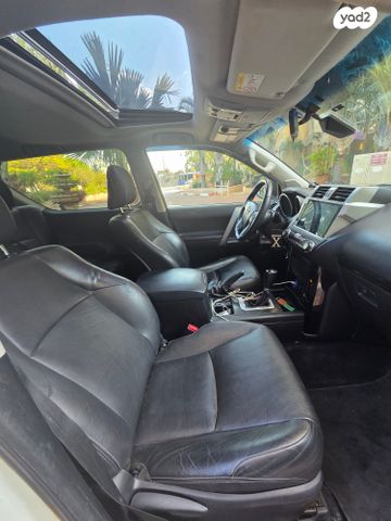 טויוטה לנד קרוזר