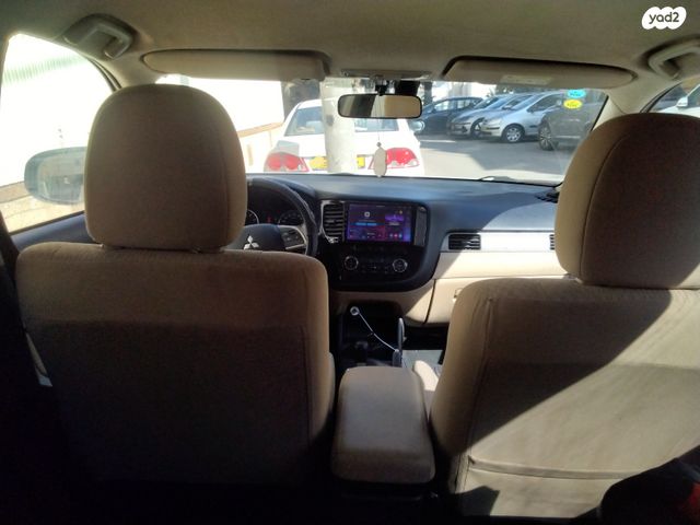 מיצובישי אאוטלנדר