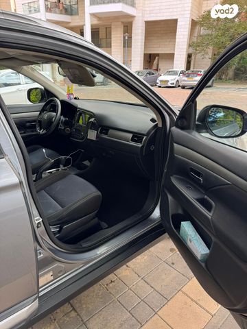 מיצובישי אאוטלנדר