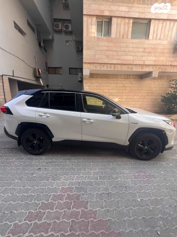טויוטה RAV4